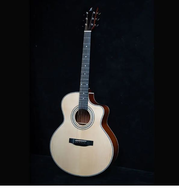 Merida Extrema M1CS Acoustic Guitar, Concert, Solid Spruce Top, Mahogany Body, 21 Fret, Gig bag included